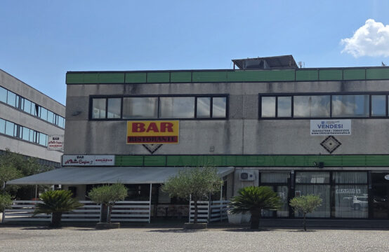Fabbricato commerciale a La Madonnella