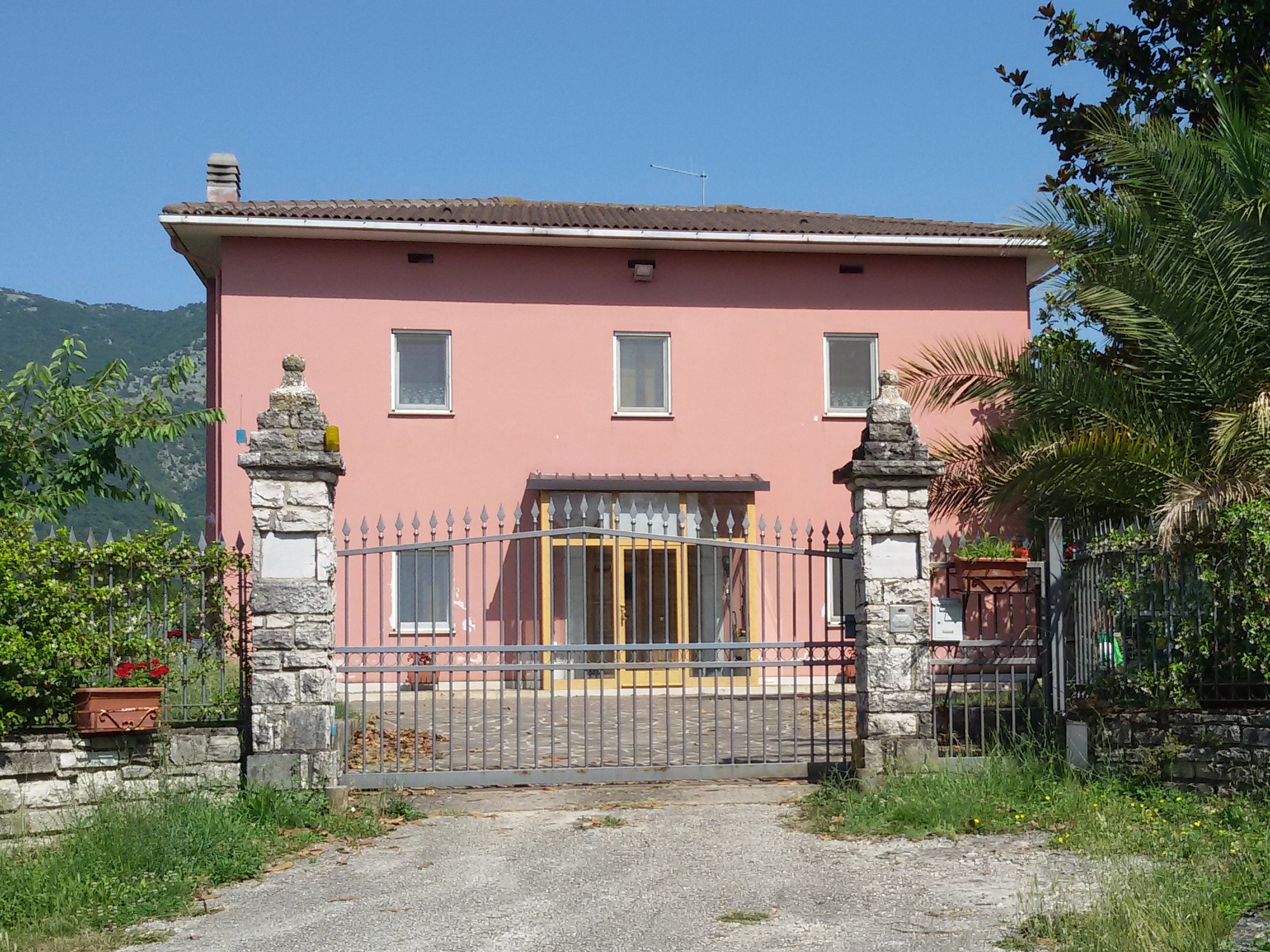 Casale in Località &#8220;Campo Fiorito&#8221; a Monteroduni